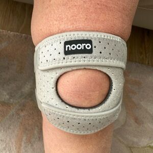 NIB Knee Brace for men or women
